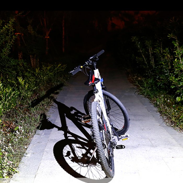 Ultrafire Zoomable Torch Light [XML-T6]