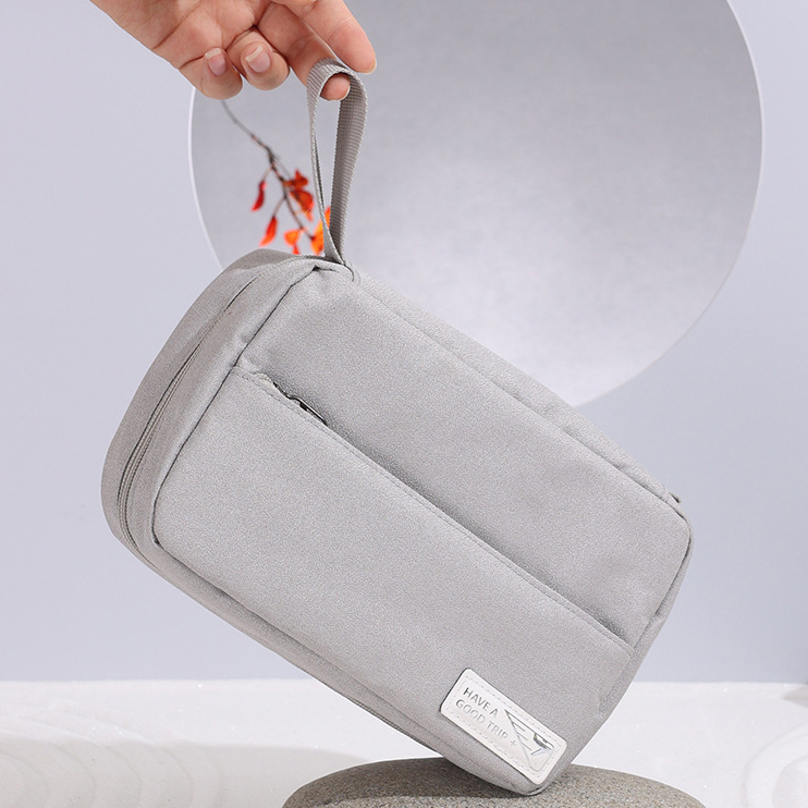 Sans Hanging Toiletry Organiser 