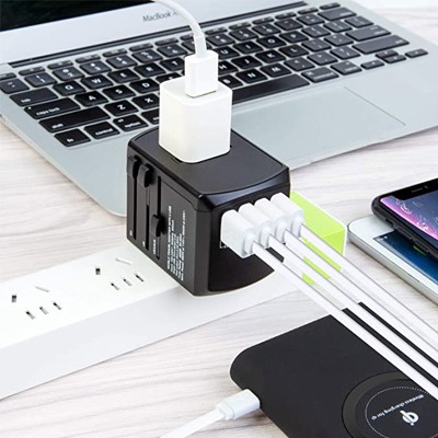 SWIFT Travel Adaptor Triple USB and Type-C Charger