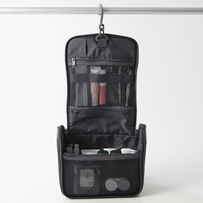 Auro Hanging Toiletries Pouch