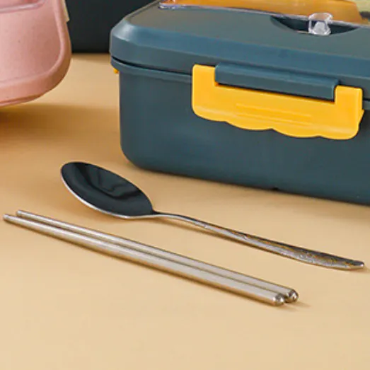 With Cutlery Set