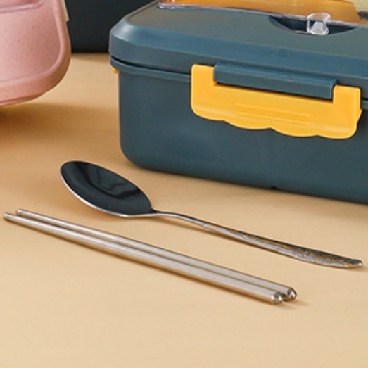 With Cutlery Set