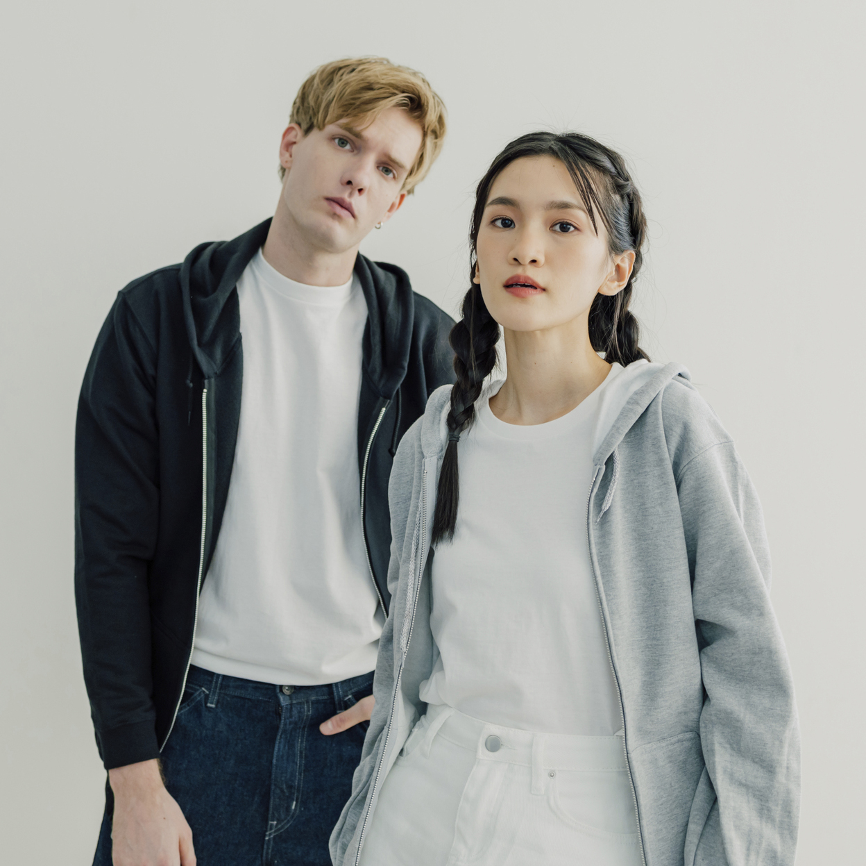 Gildan Heavy Blend Hoodie (With Zipper)