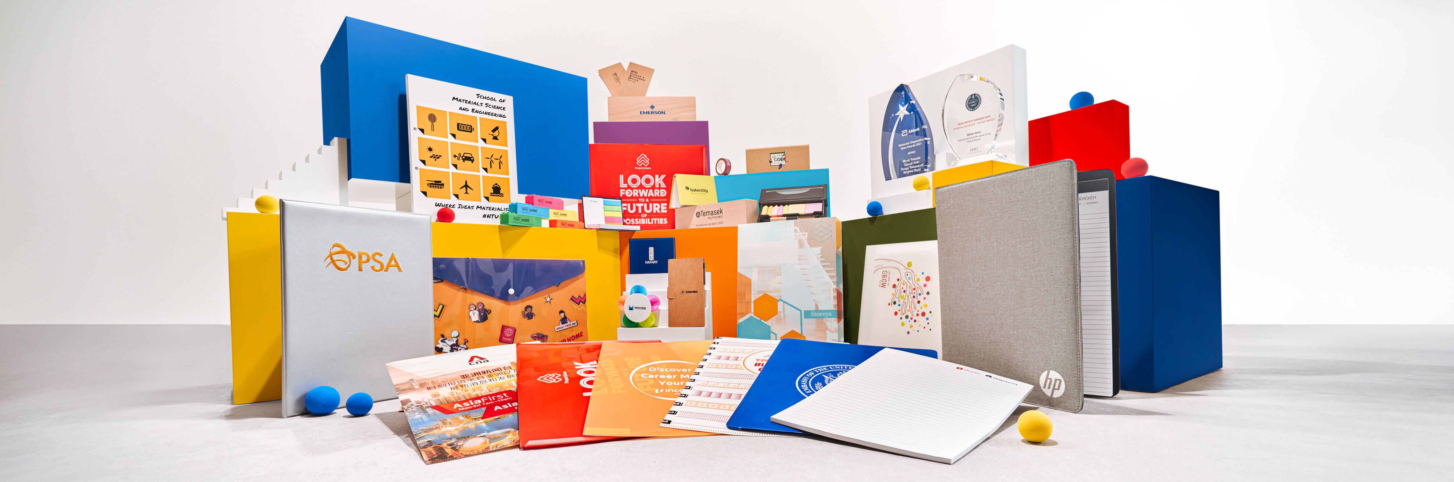 Packaging corporate gift collection