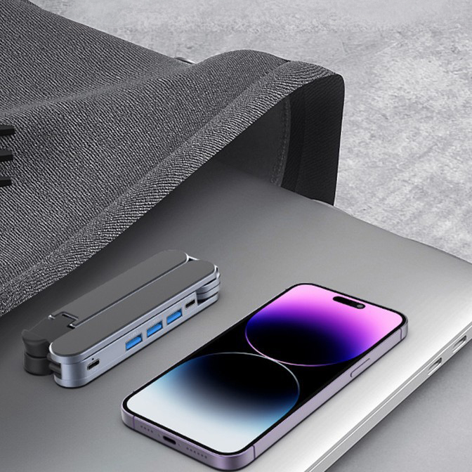 Cosma Adjustable Laptop Stand With USB Hub