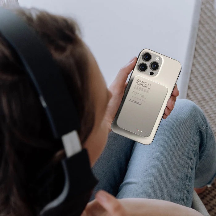 Momax  10,000mAh 15W Magnetic Wireless Powerbank 