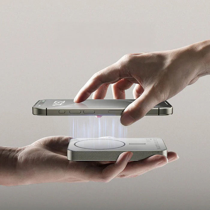 Momax  5000mAh 15W Magnetic Wireless Powerbank - Gen 2