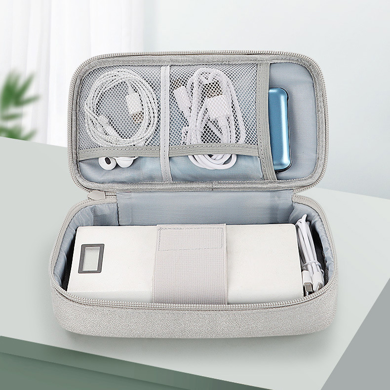 Essential Hold Gadget Pouch 