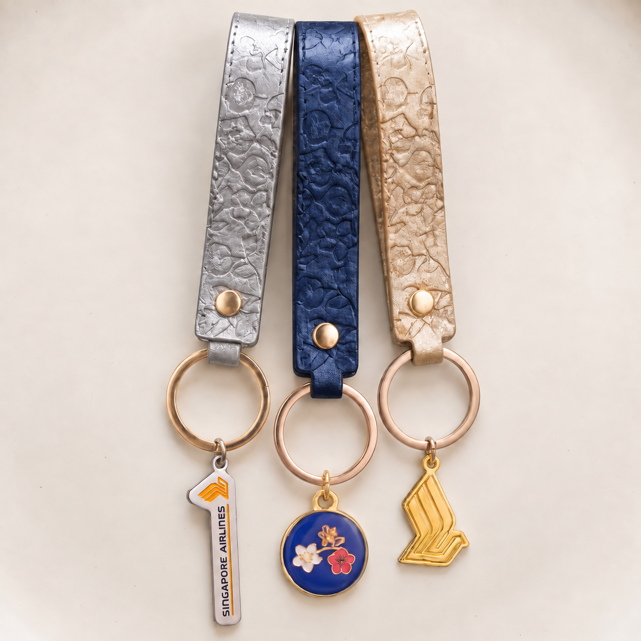Straps, Pin & Keychains customised gifts