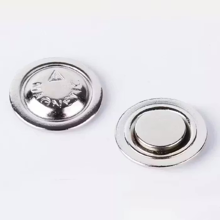 Magnet with Cap