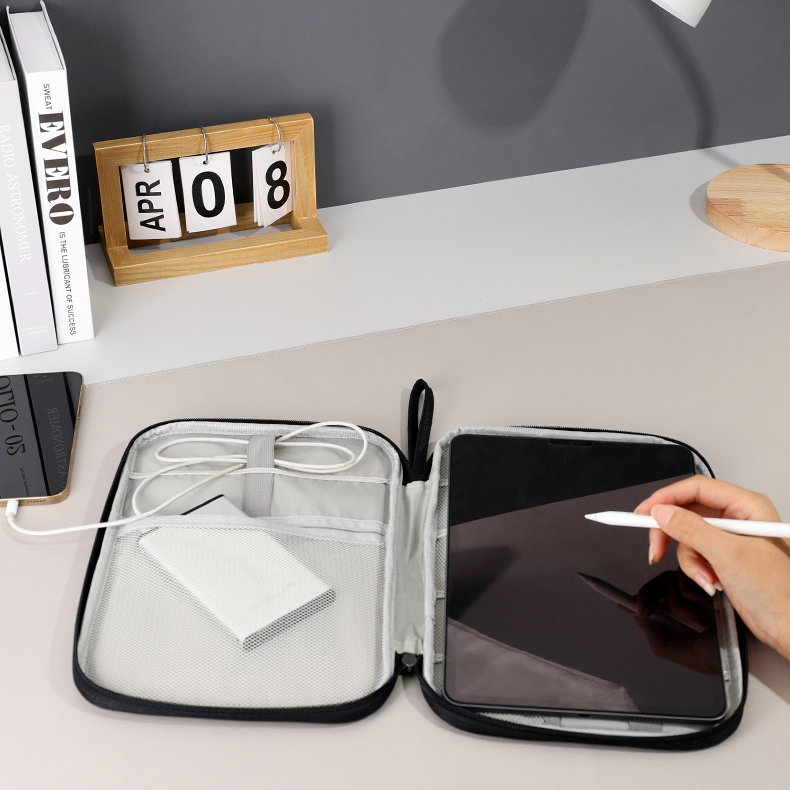 Large Capacity Tech Organizer Pouch 